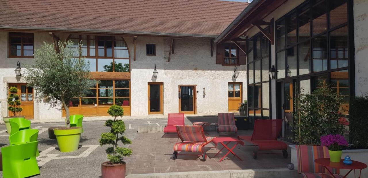 Готель Le Domaine De Tizo Saint-Victor-de-Morestel Екстер'єр фото